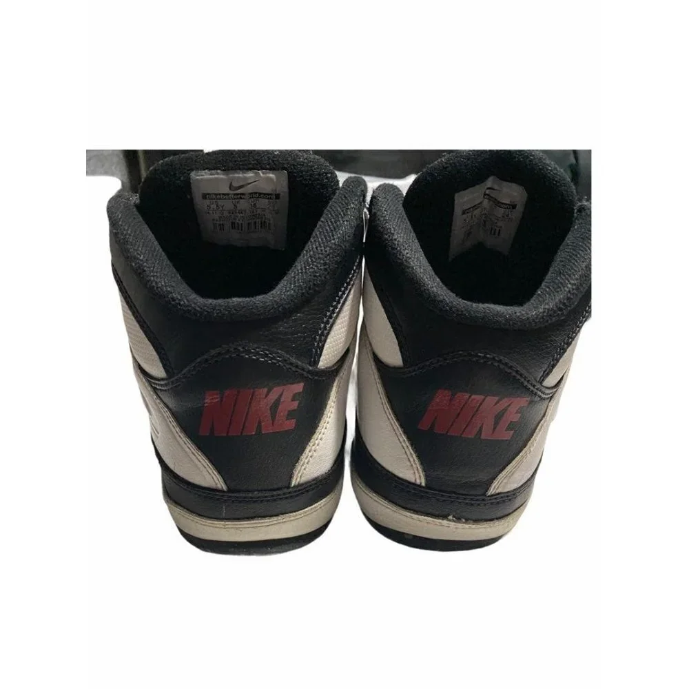 Nike AV PRO 3 youth size 5.5
